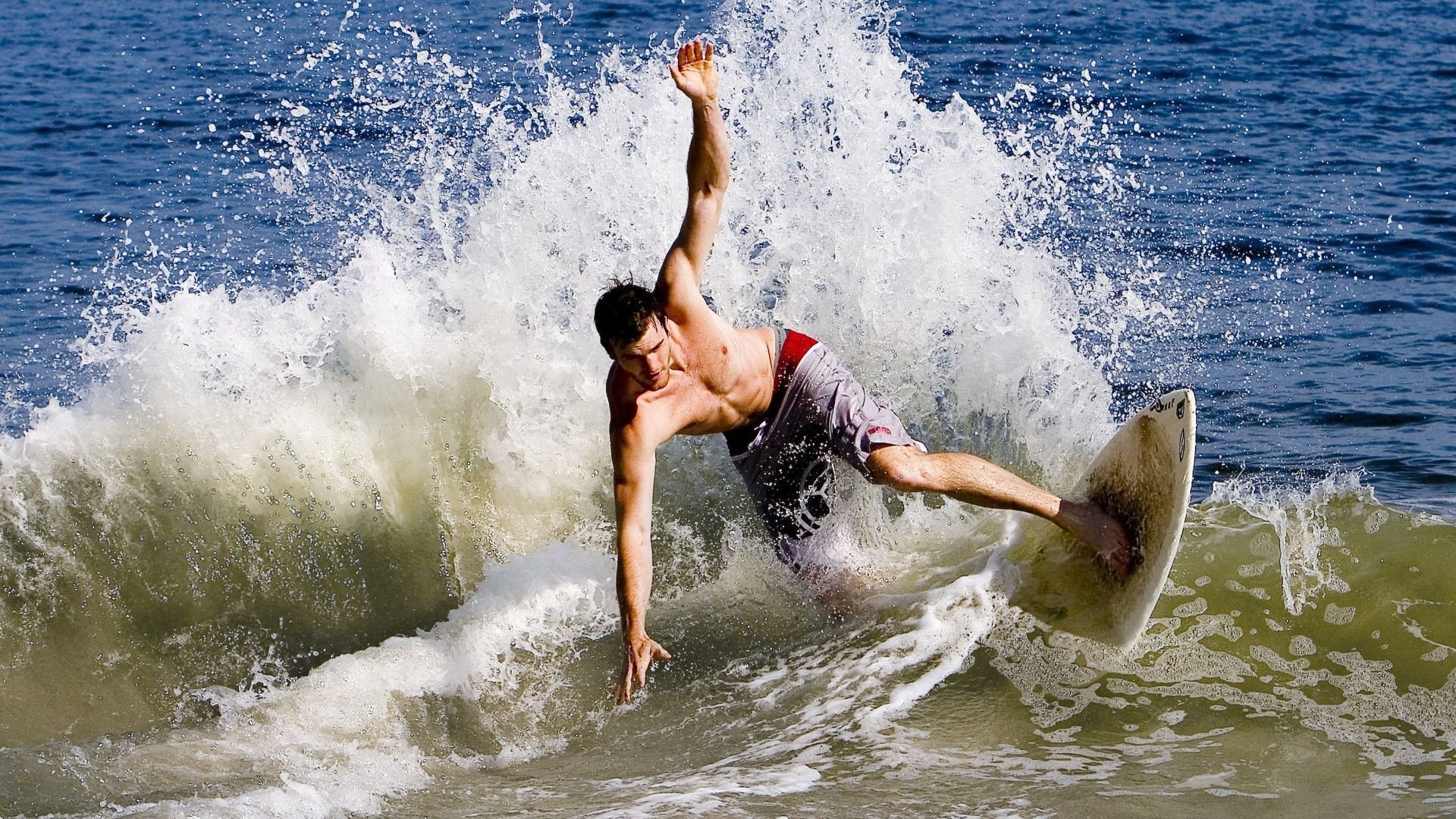 水球半决赛南非守门员表现神勇，男子水球半决赛美国和西班牙总进球数是多少