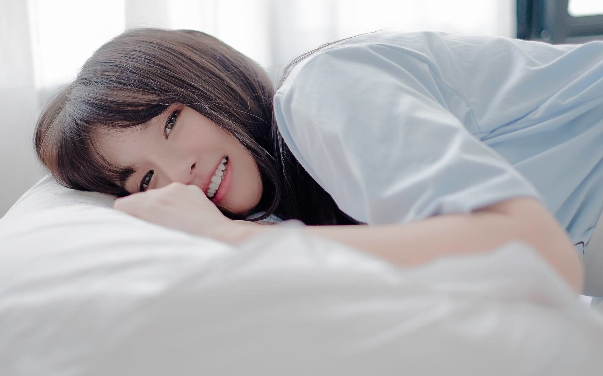 “篮球+健康”公益项目在全国各地同步推动,增强青少年体魄,公益篮球的宣传语